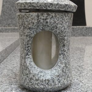 P1040657 Lanterne funéraire