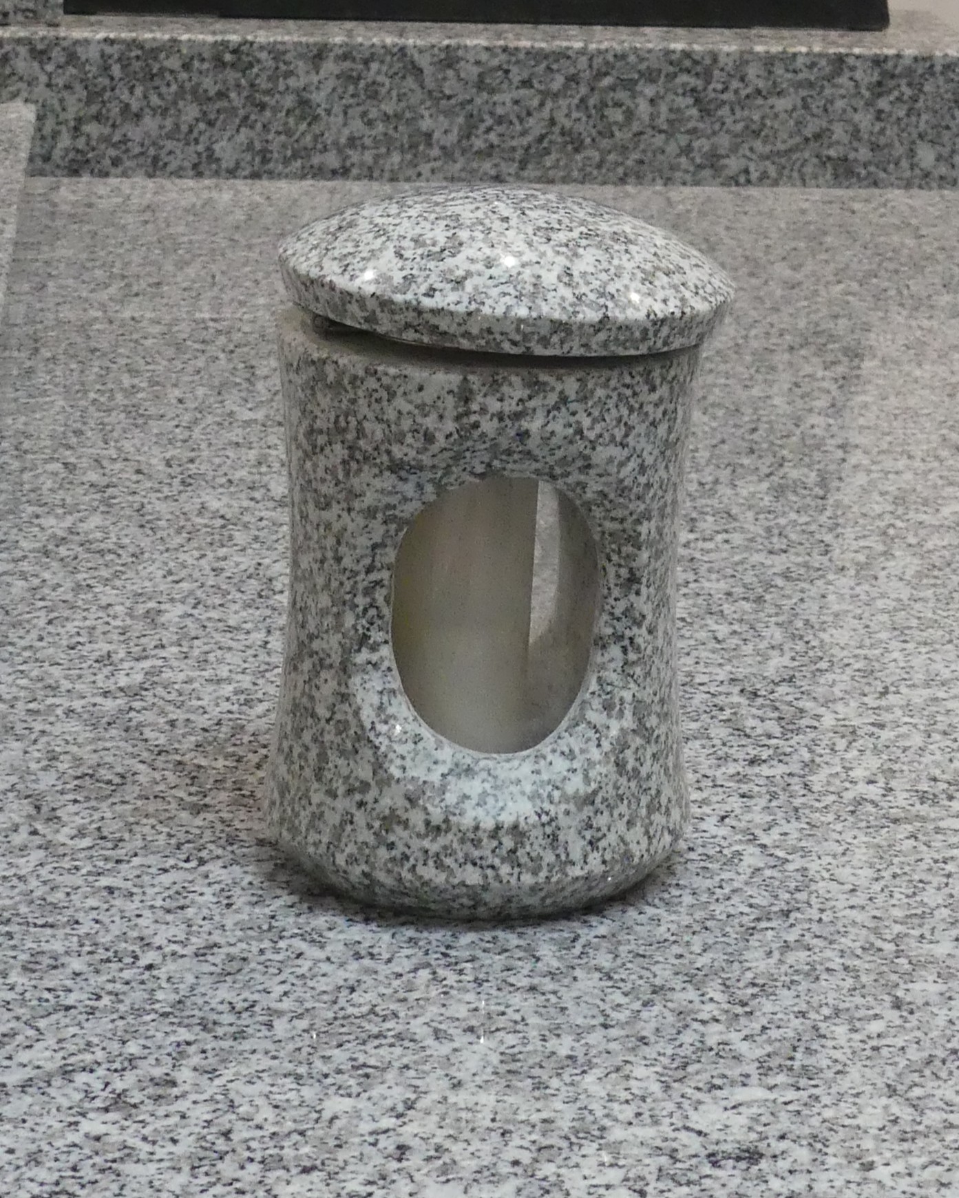 Lanterne funéraire – Image 6